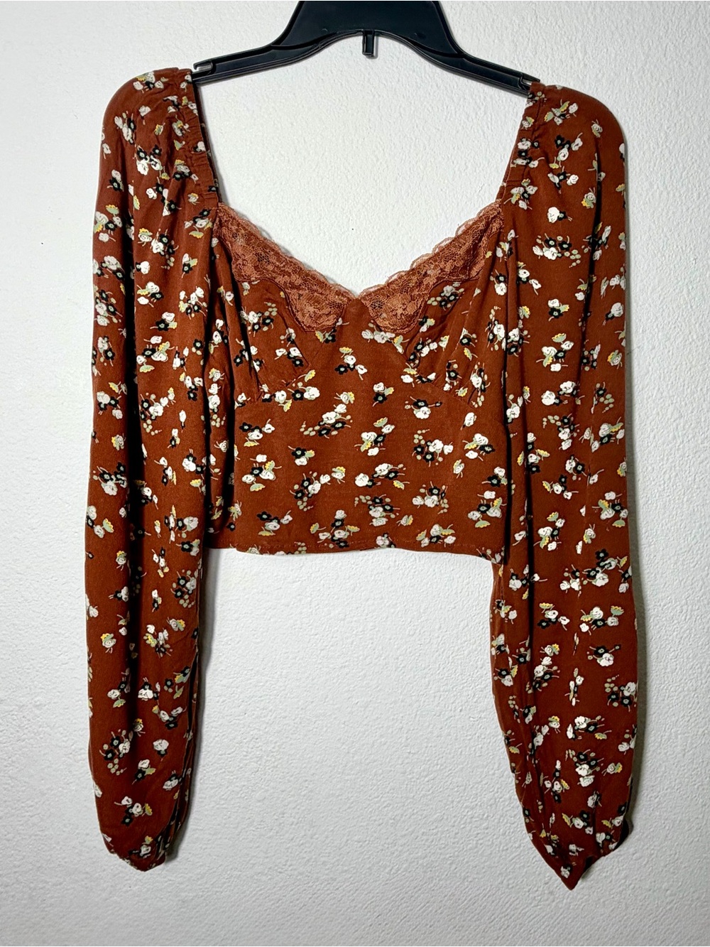 BP Rust Floral Lace-Trim Long-Sleeve Crop Top